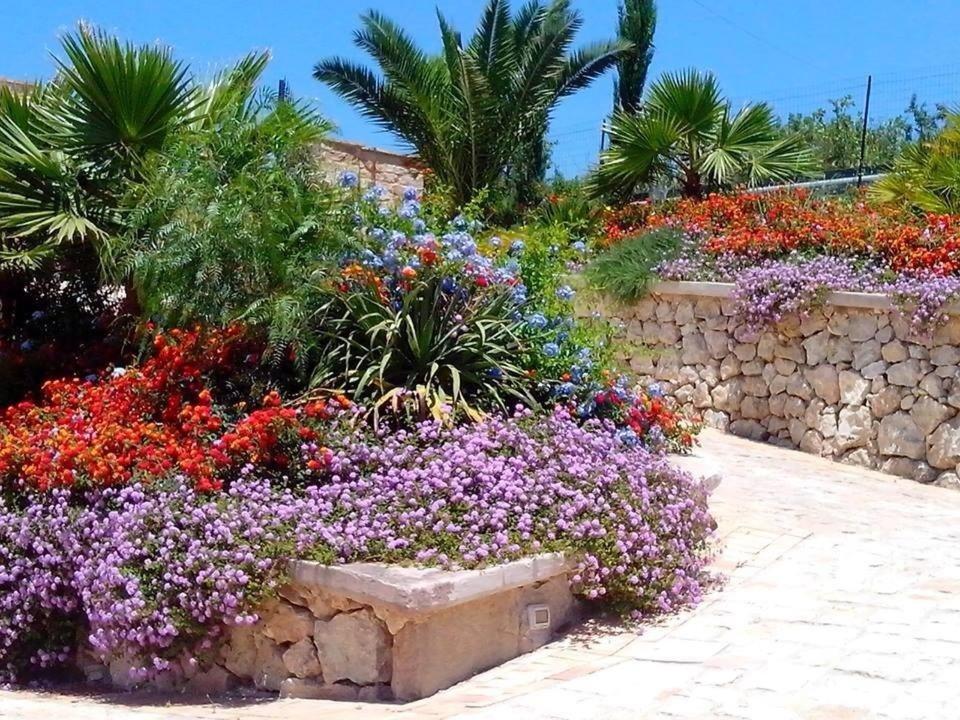 La Locanda Dei Fiori Bompensiere Exteriér fotografie